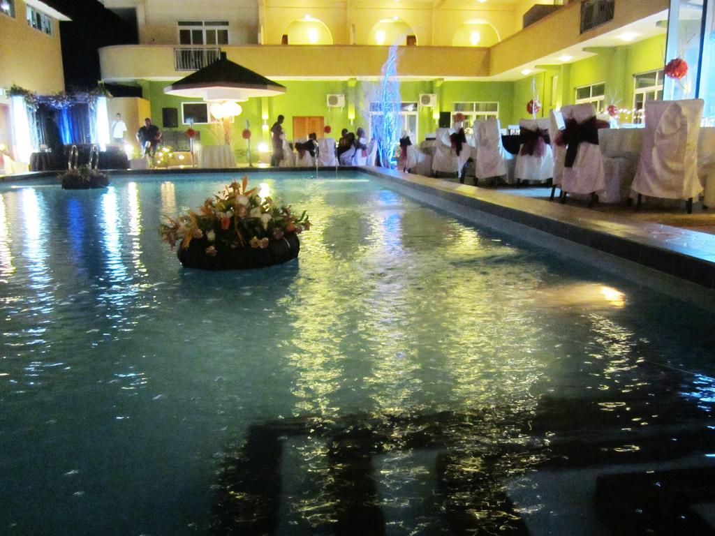 Seascape Hotel Dar es Salaam Exterior photo