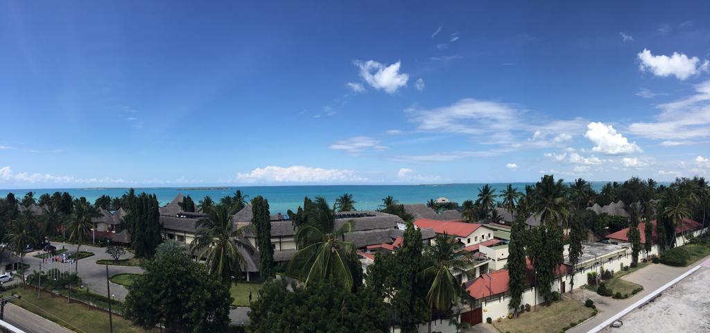 Seascape Hotel Dar es Salaam Exterior photo