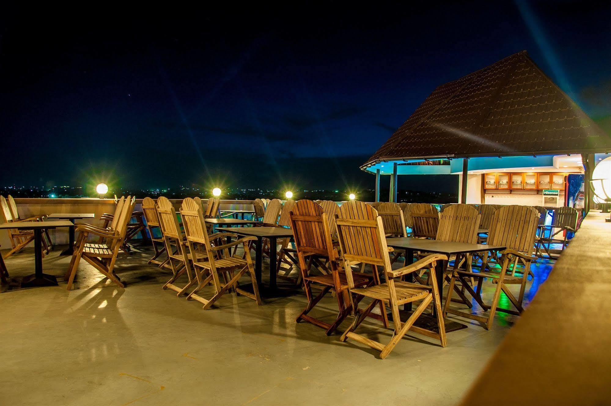 Seascape Hotel Dar es Salaam Exterior photo