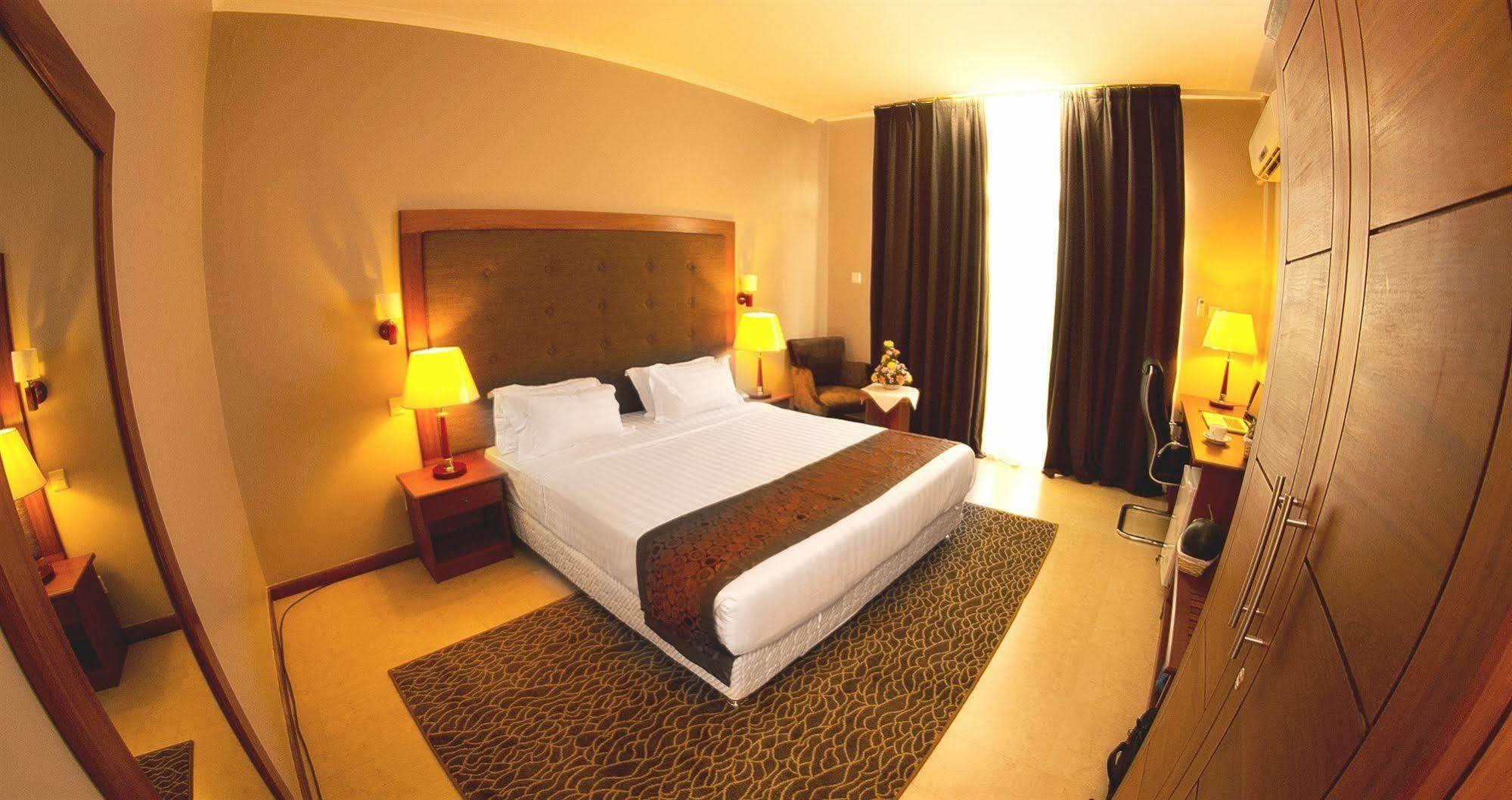Seascape Hotel Dar es Salaam Exterior photo